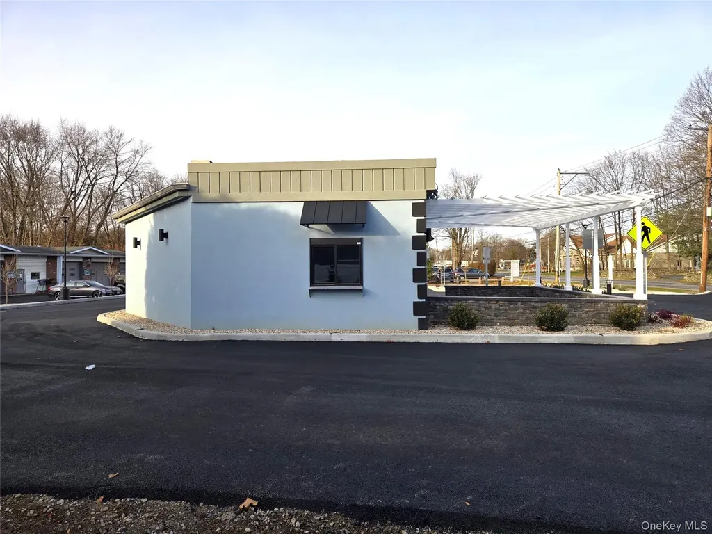815 Violet Avenue Hyde Park NY 12538