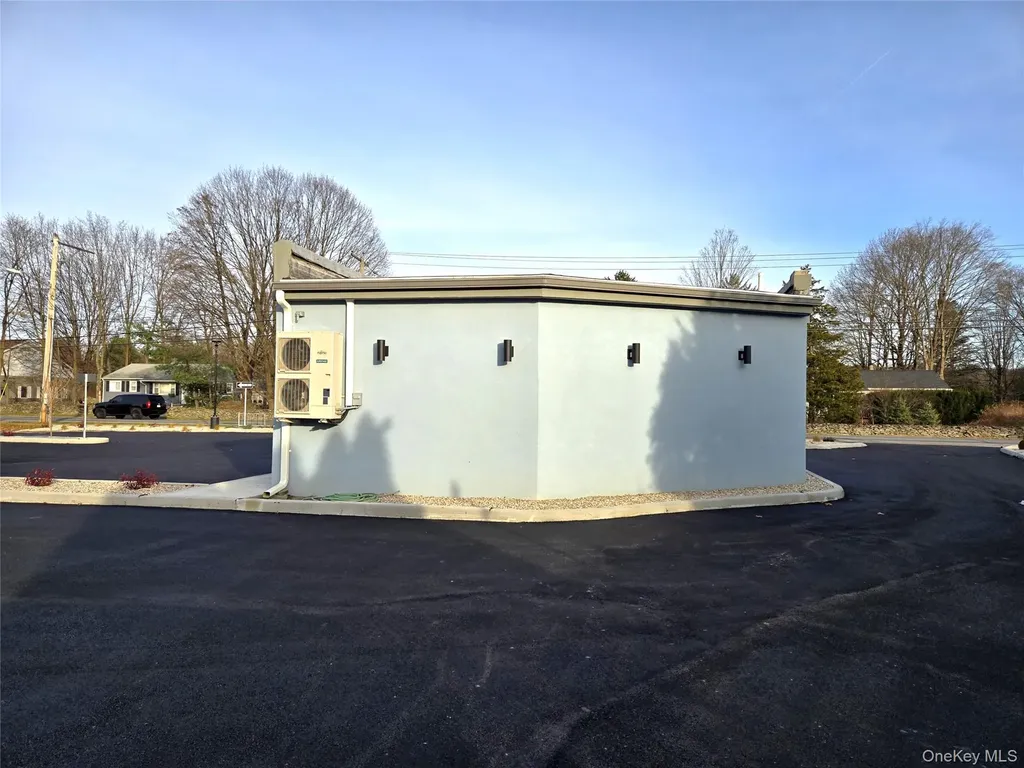 815 Violet Avenue Hyde Park NY 12538