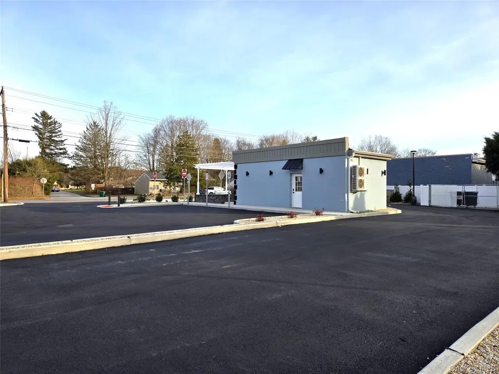 815 Violet Avenue Hyde Park NY 12538