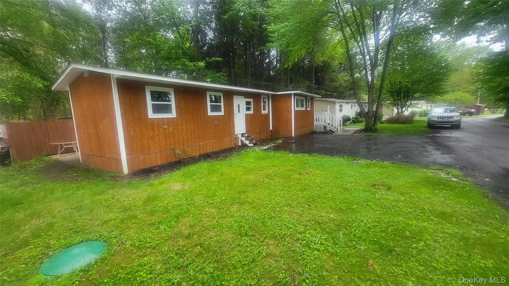 6 Blue Jay Lane Hyde Park NY 12538