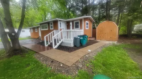 6 Blue Jay Lane Hyde Park NY 12538