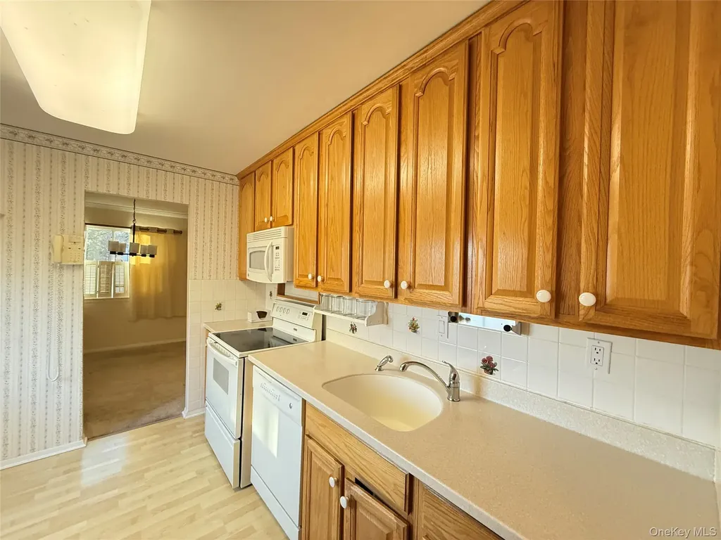 1801 Holly Walk Poughkeepsie NY 12603