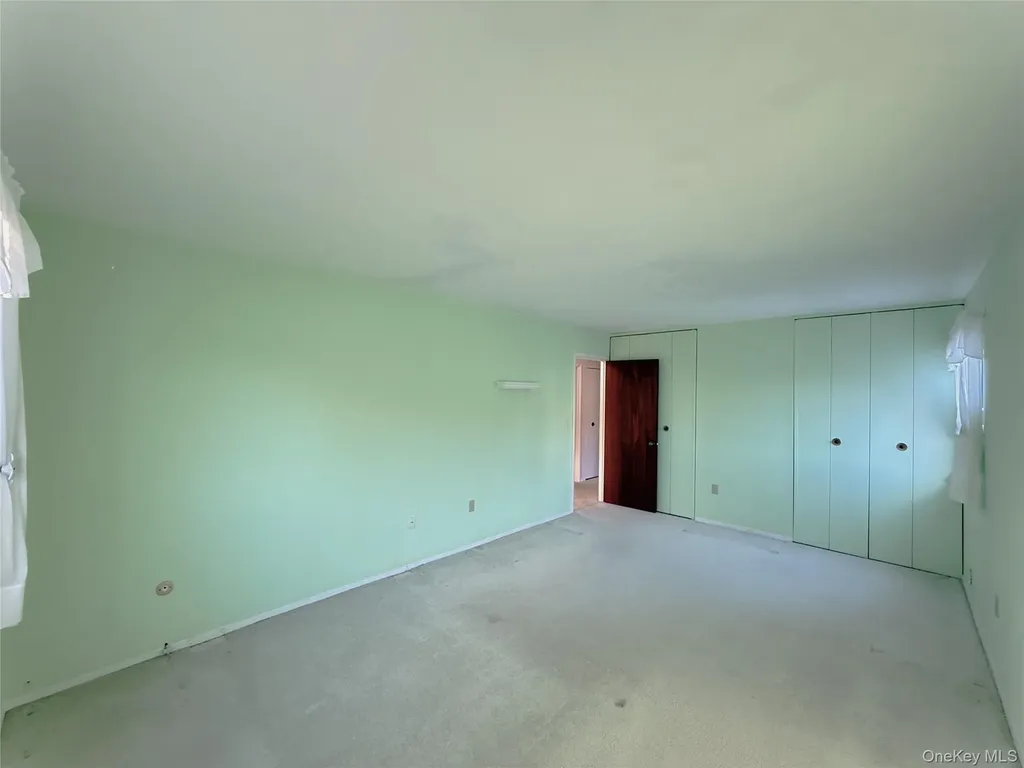 1801 Holly Walk Poughkeepsie NY 12603