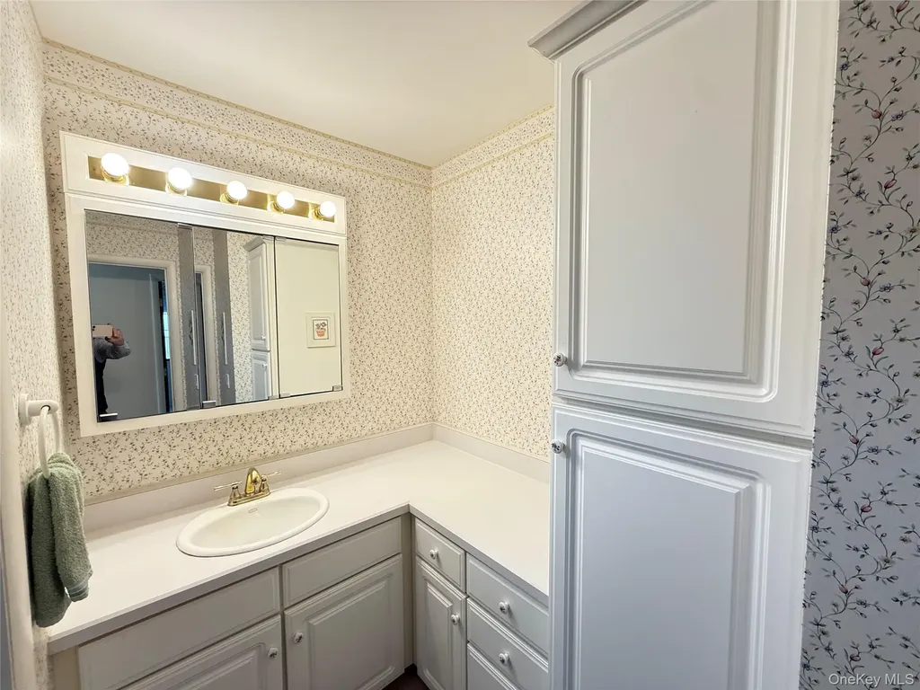 1801 Holly Walk Poughkeepsie NY 12603