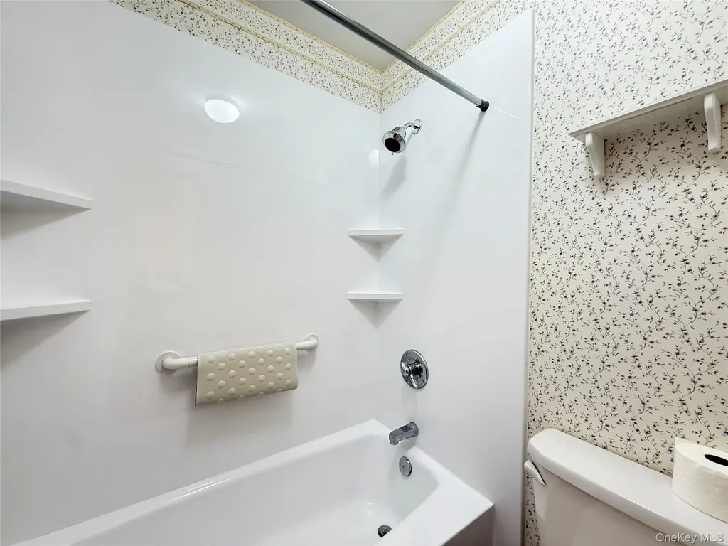 1801 Holly Walk Poughkeepsie NY 12603