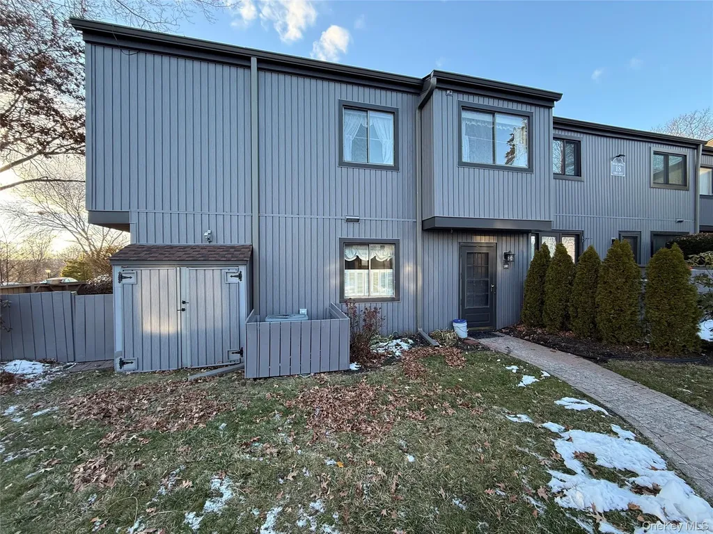1801 Holly Walk Poughkeepsie NY 12603