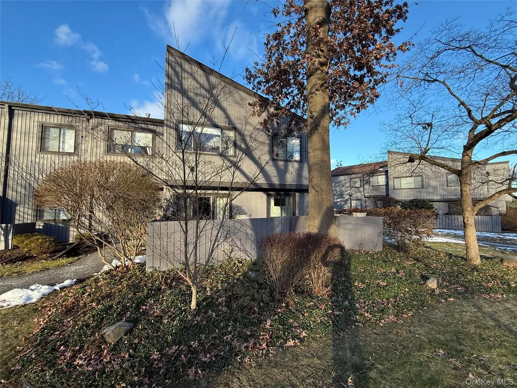 1801 Holly Walk Poughkeepsie NY 12603