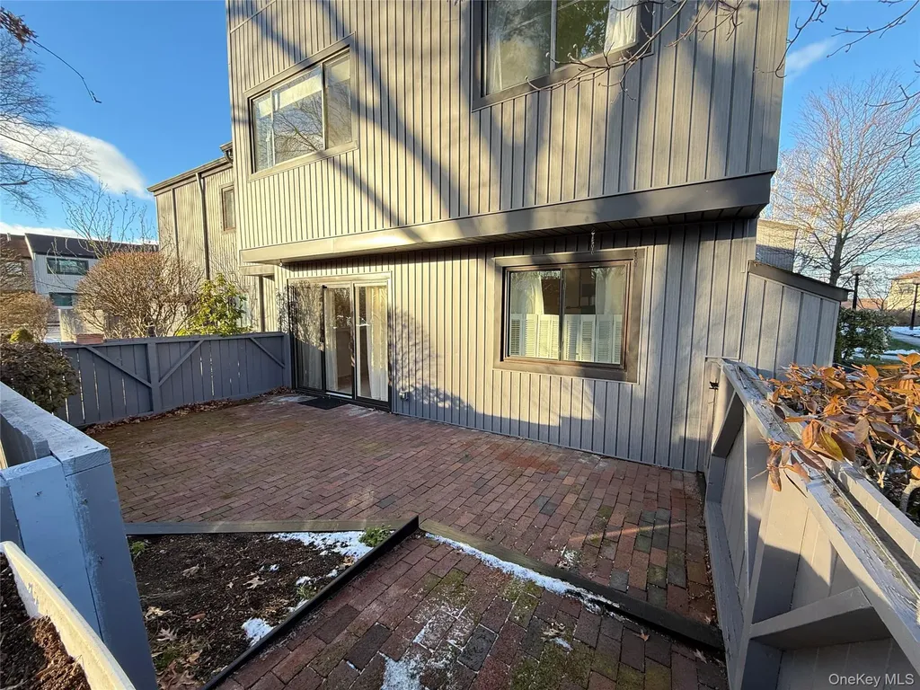 1801 Holly Walk Poughkeepsie NY 12603