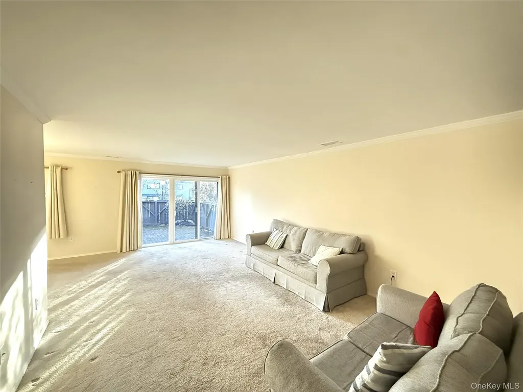 1801 Holly Walk Poughkeepsie NY 12603