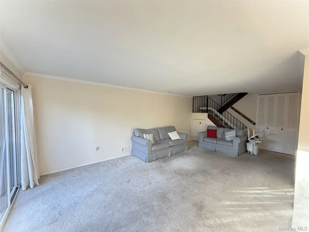 1801 Holly Walk Poughkeepsie NY 12603