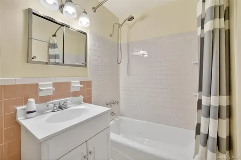 1122 Yonkers Avenue Yonkers NY 10704