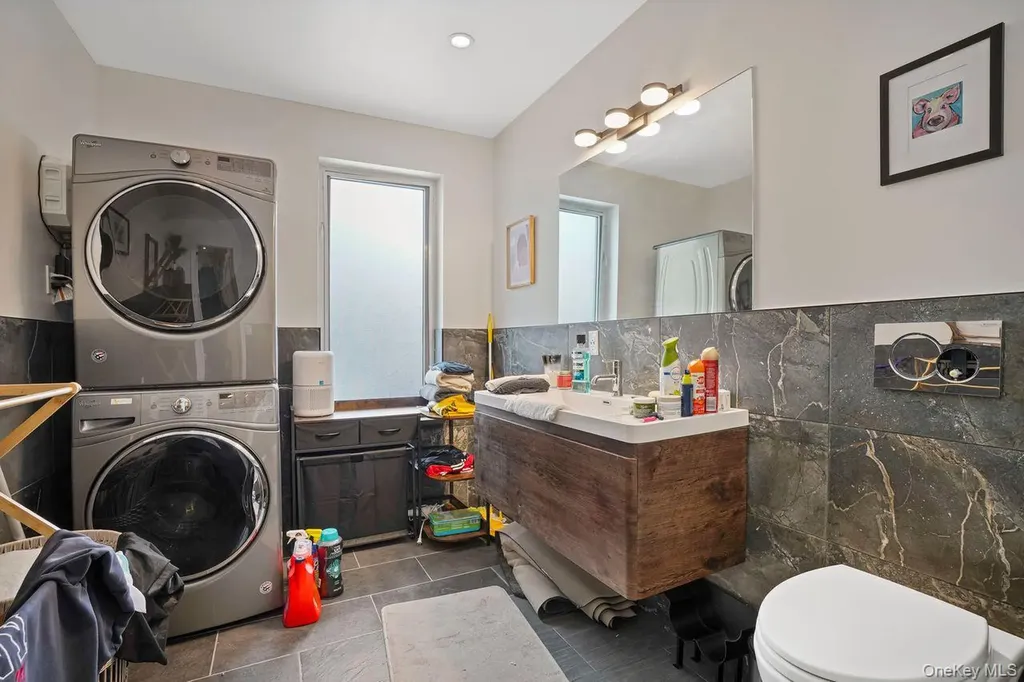 7161 70th Street Glendale NY 11385