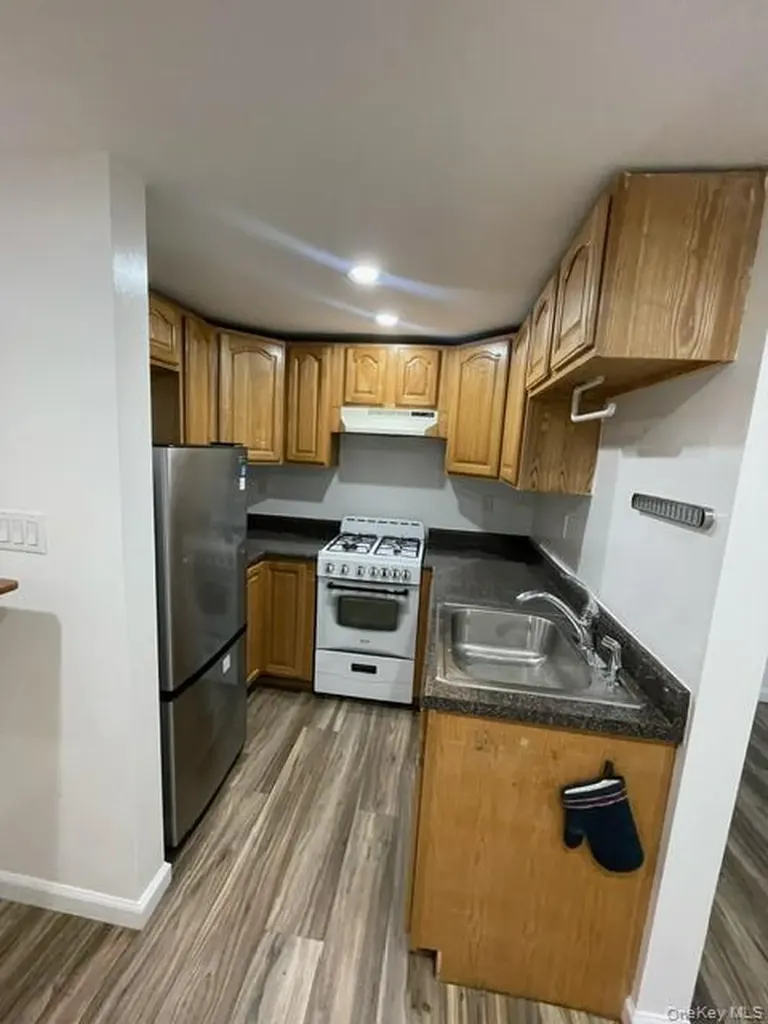 7161 70th Street Glendale NY 11385