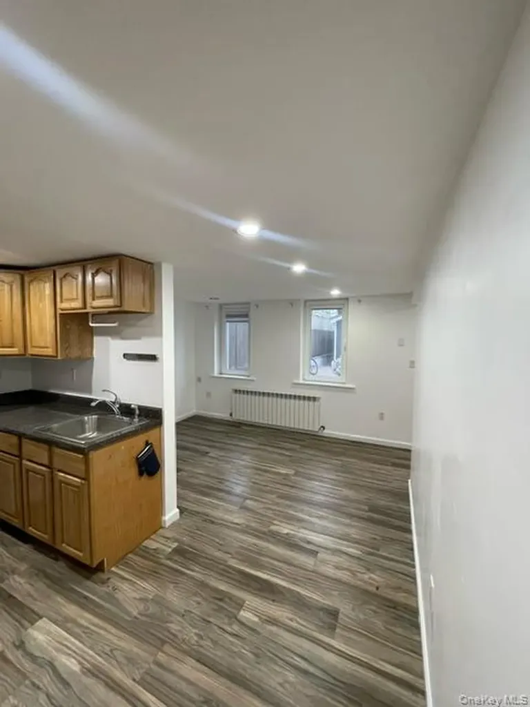7161 70th Street Glendale NY 11385