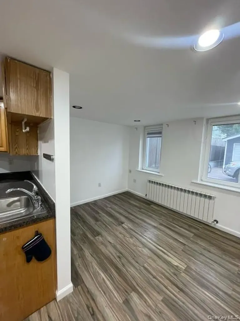 7161 70th Street Glendale NY 11385
