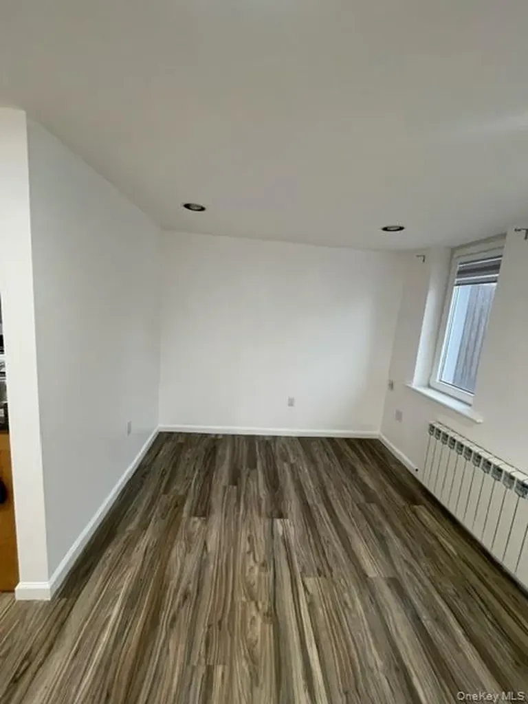 7161 70th Street Glendale NY 11385