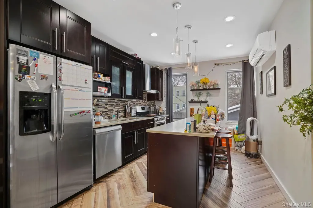 7161 70th Street Glendale NY 11385