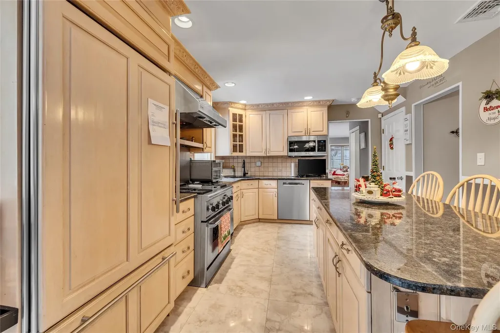 20 Soundview Drive Shoreham NY 11786
