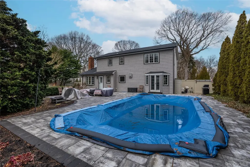 20 Soundview Drive Shoreham NY 11786