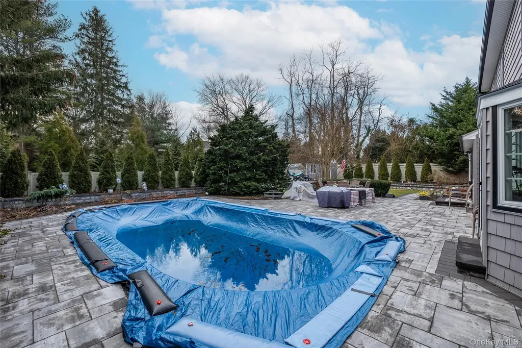 20 Soundview Drive Shoreham NY 11786