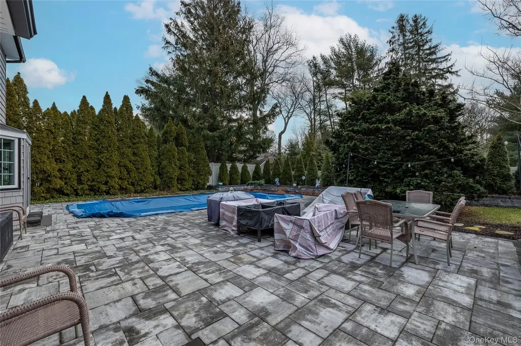 20 Soundview Drive Shoreham NY 11786