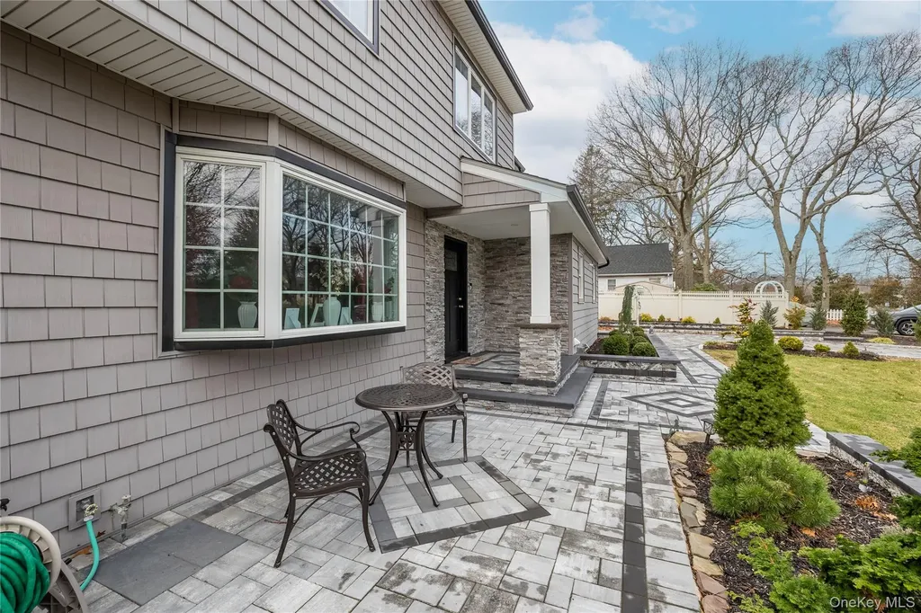 20 Soundview Drive Shoreham NY 11786