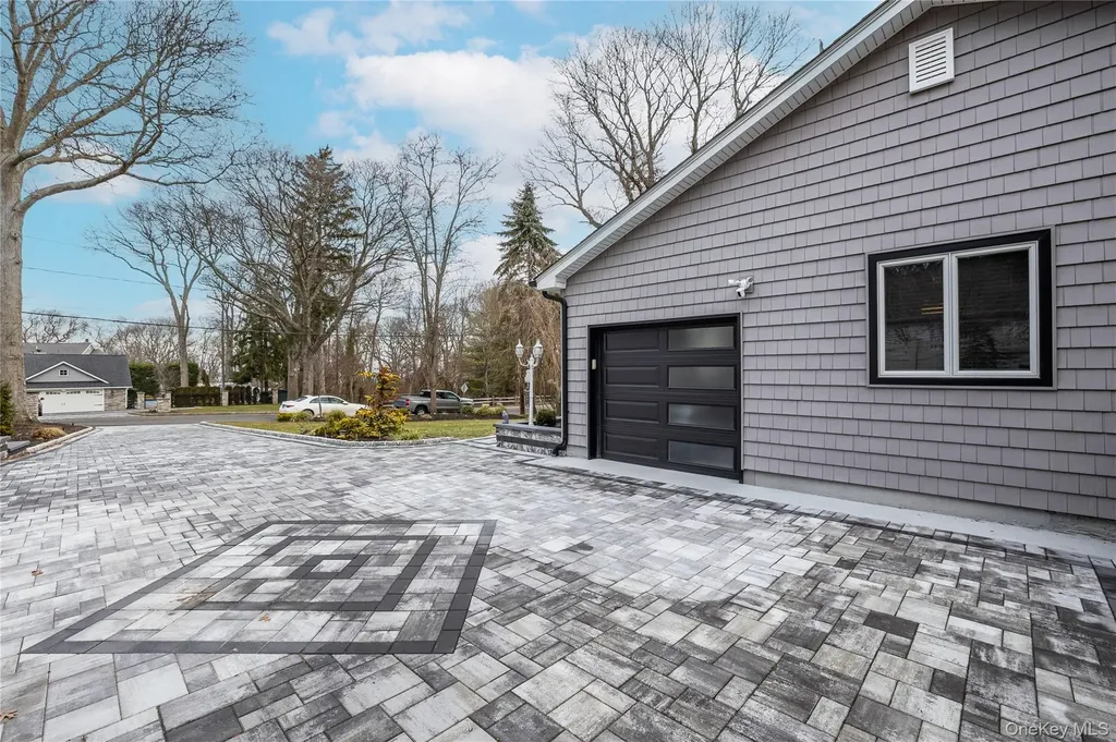 20 Soundview Drive Shoreham NY 11786