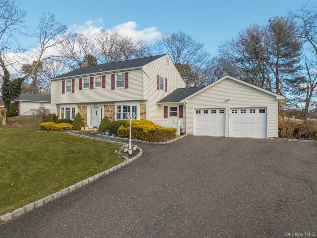 123 Wedgewood Drive Coram NY 11727