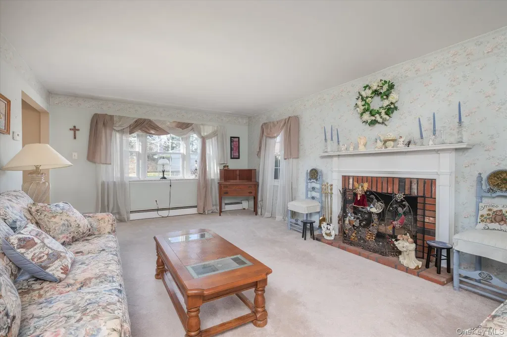 123 Wedgewood Drive Coram NY 11727