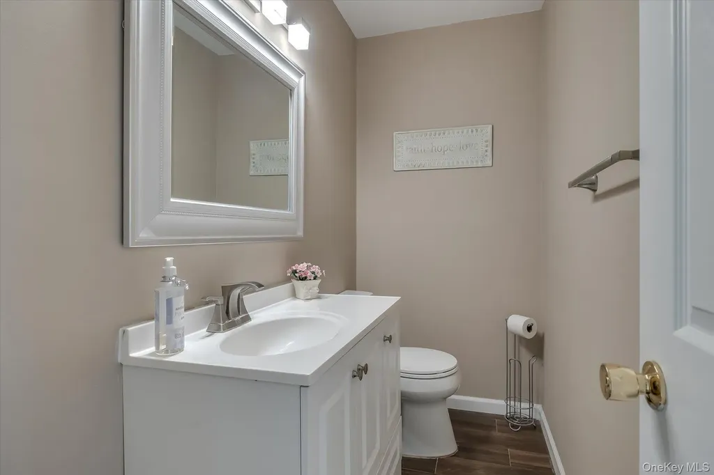 123 Wedgewood Drive Coram NY 11727
