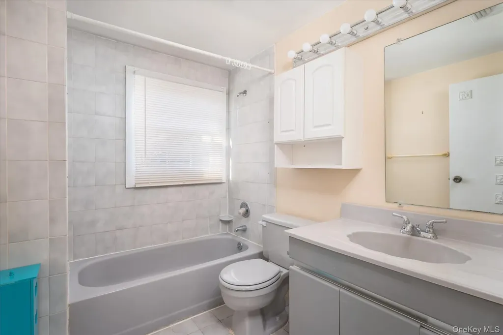 123 Wedgewood Drive Coram NY 11727