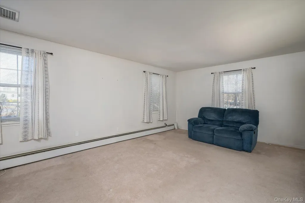 123 Wedgewood Drive Coram NY 11727
