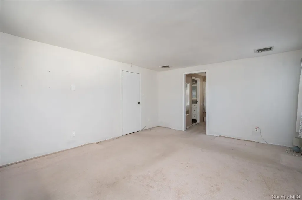 123 Wedgewood Drive Coram NY 11727