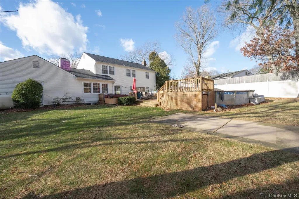 123 Wedgewood Drive Coram NY 11727