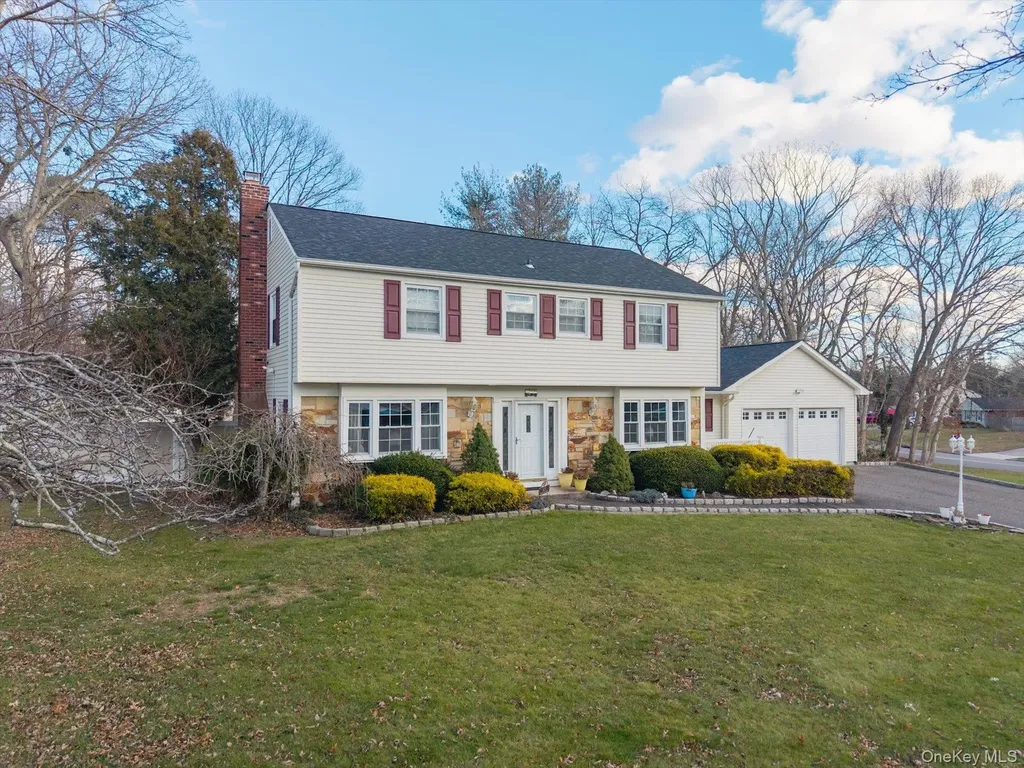 123 Wedgewood Drive Coram NY 11727