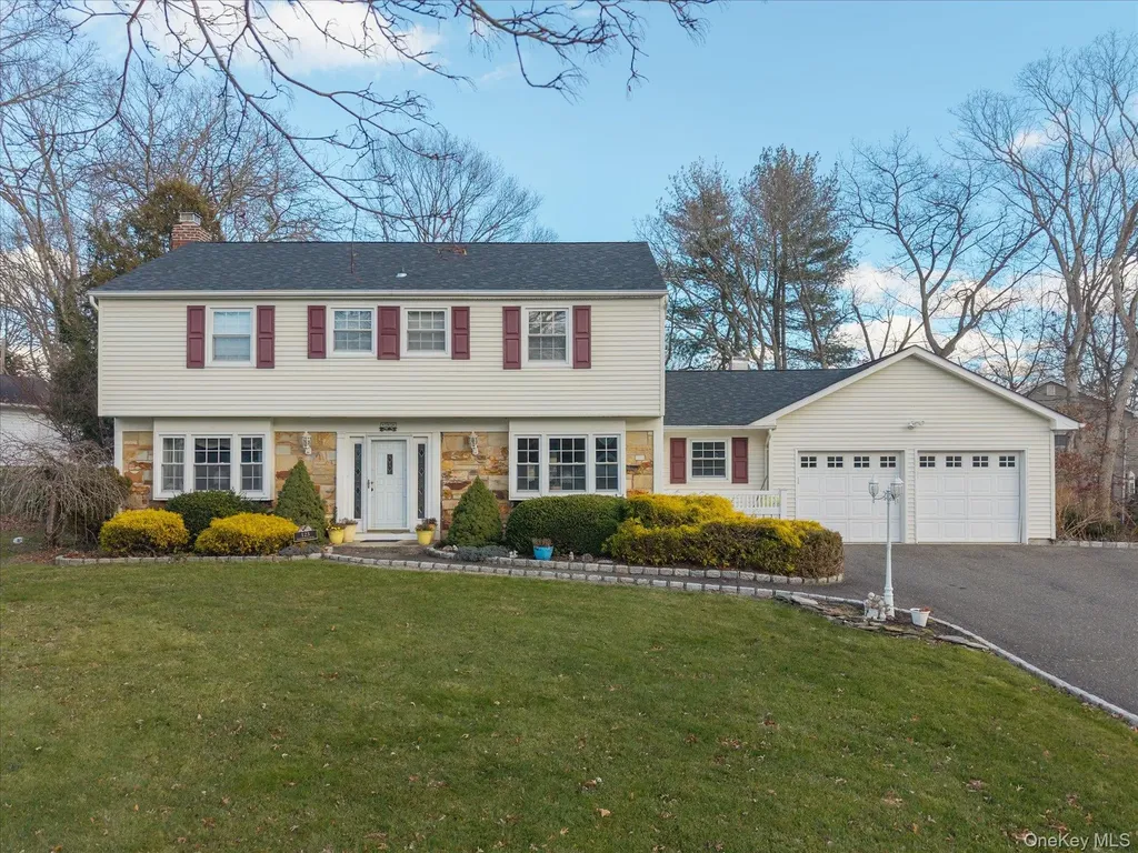 123 Wedgewood Drive Coram NY 11727