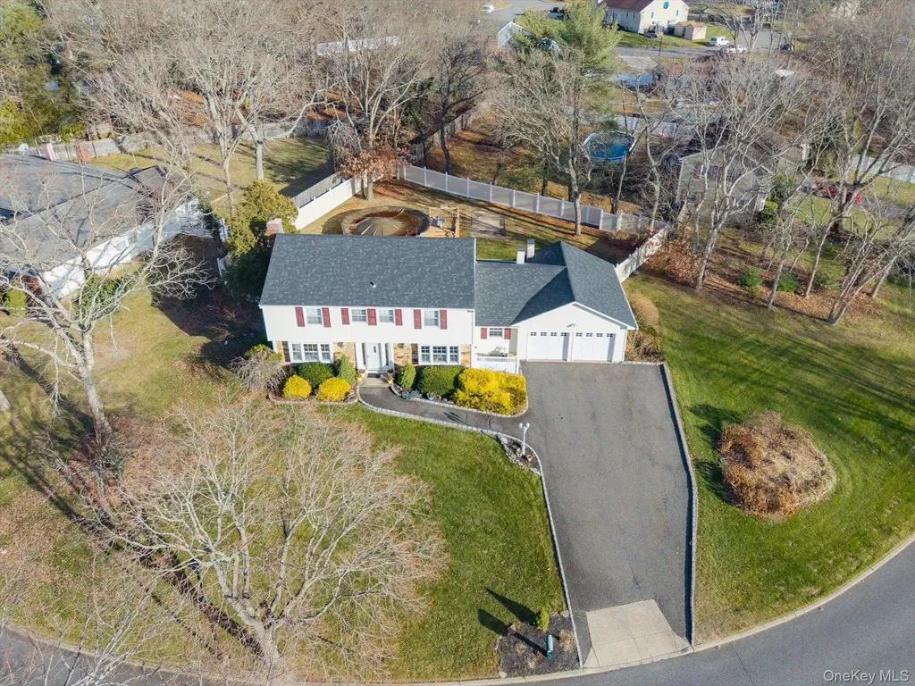 123 Wedgewood Drive Coram NY 11727