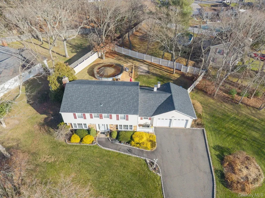 123 Wedgewood Drive Coram NY 11727