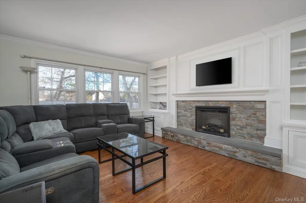 123 Wedgewood Drive Coram NY 11727