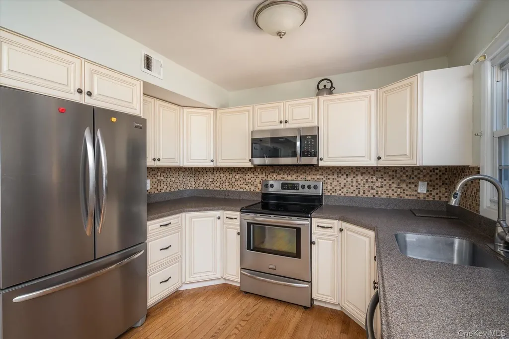 123 Wedgewood Drive Coram NY 11727