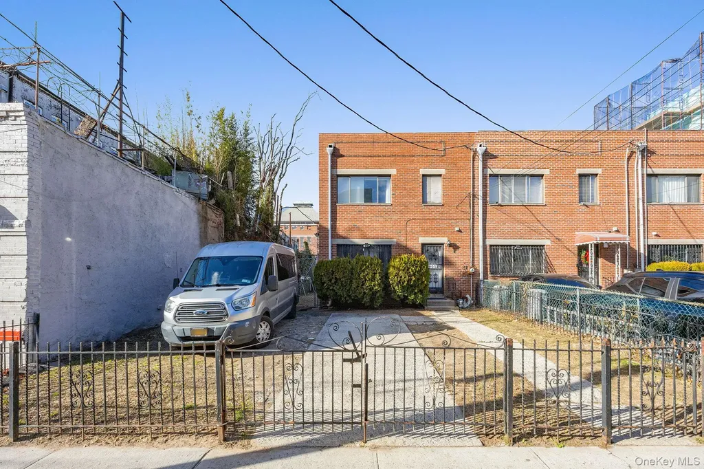 905 Hart Street Brooklyn NY 11237