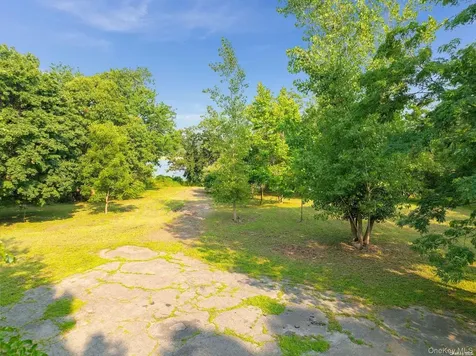 31 Factory Pond Road Locust Valley NY 11560