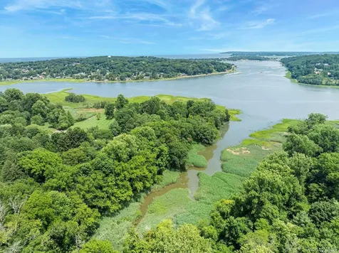 31 Factory Pond Road Locust Valley NY 11560