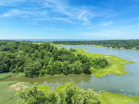 31 Factory Pond Road Locust Valley NY 11560