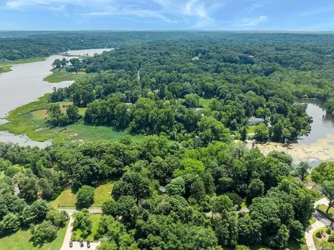 31 Factory Pond Road Locust Valley NY 11560