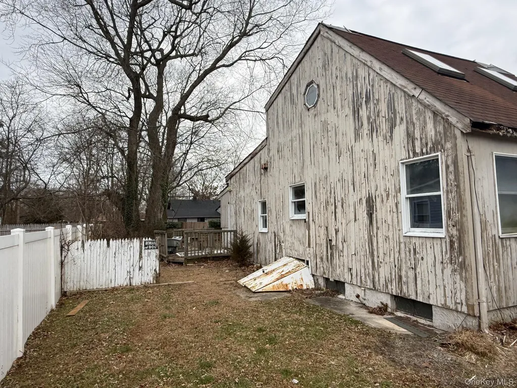 184 Bayview Drive Mastic Beach NY 11951