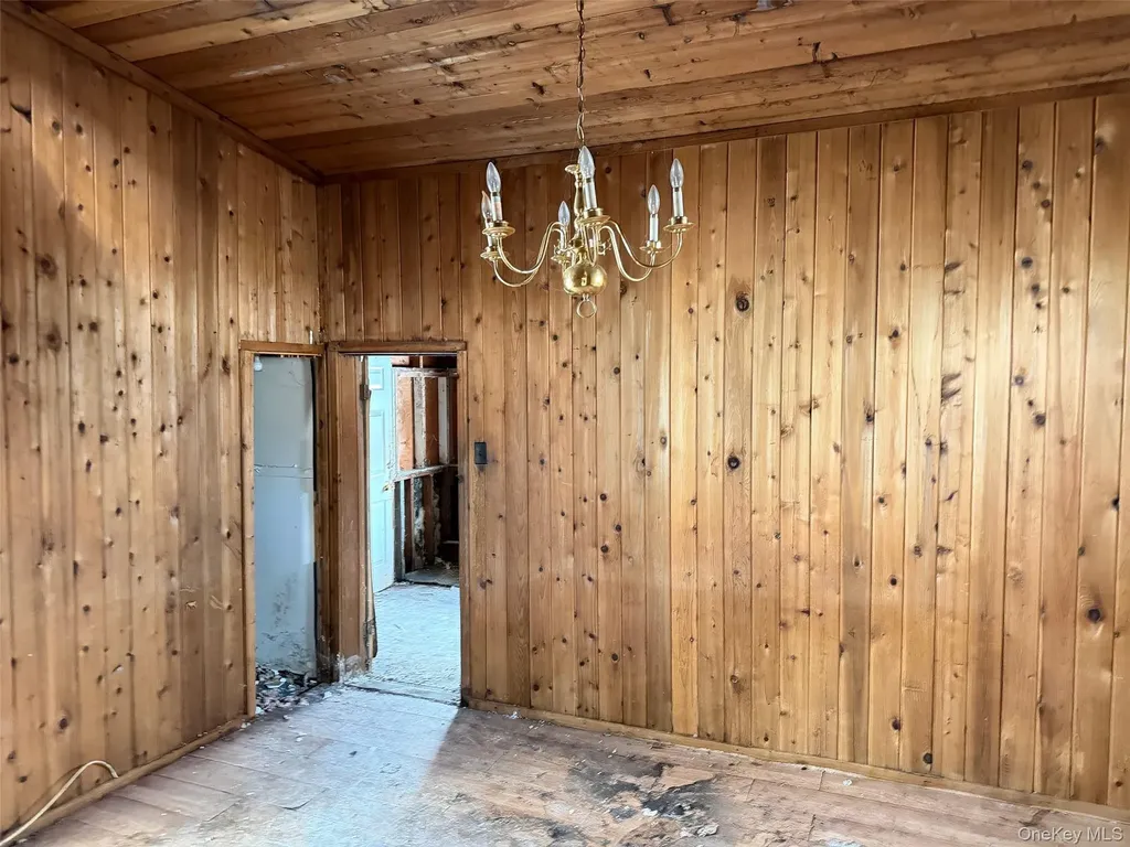 184 Bayview Drive Mastic Beach NY 11951