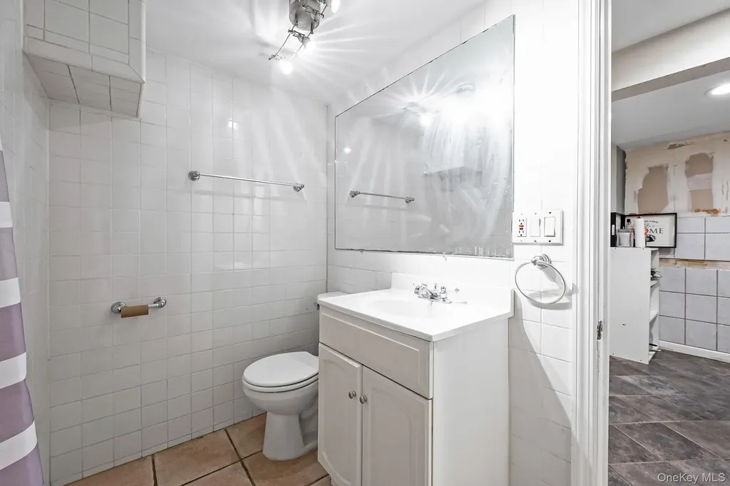 15 Macon Street Lindenhurst NY 11757