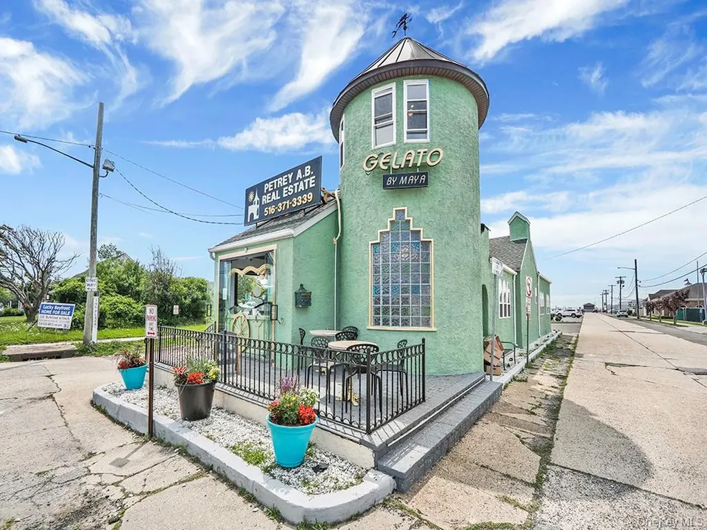 2041 Park Street Atlantic Beach NY 11509