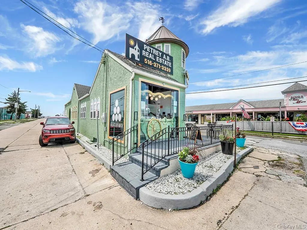 2041 Park Street Atlantic Beach NY 11509